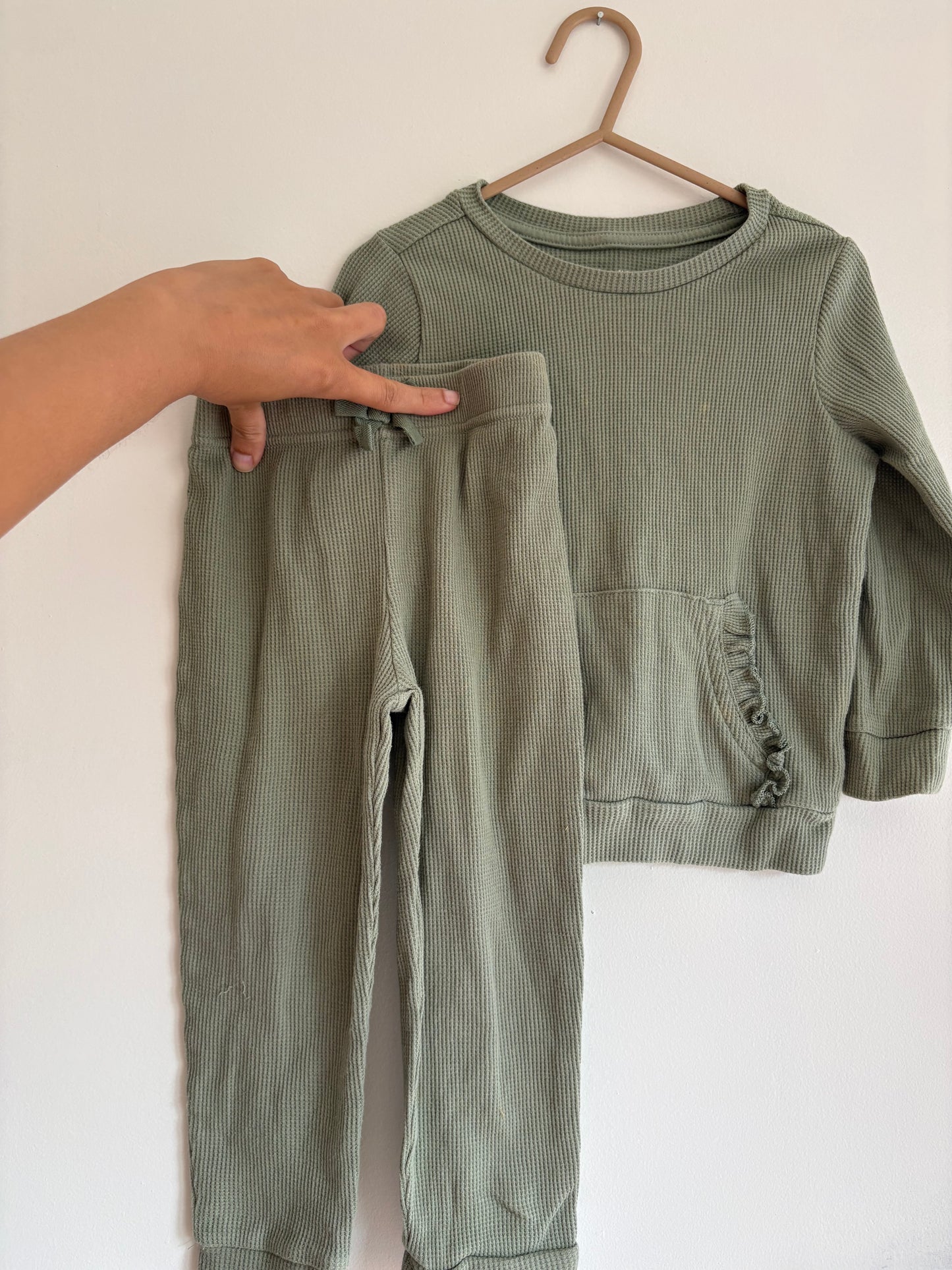 Top + Pants Set | Green Ruffles | 3T